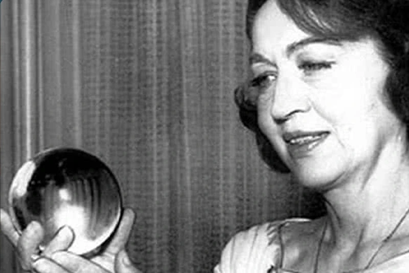 Jeane-Dixon Jeane-Dixon