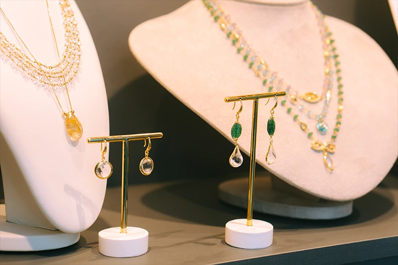 Peças que irradiam delicadeza e elegância Peças que irradiam delicadeza e elegância