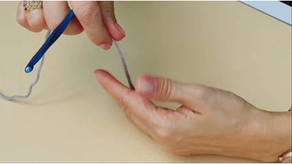Faça a primeira trancinha Faça a gota torcidinha