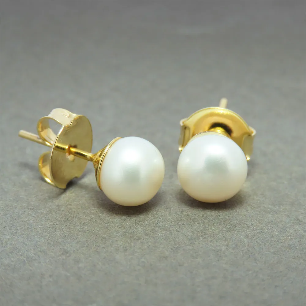 Brinco Botão de Pérola Natural 8mm Folheado Ouro